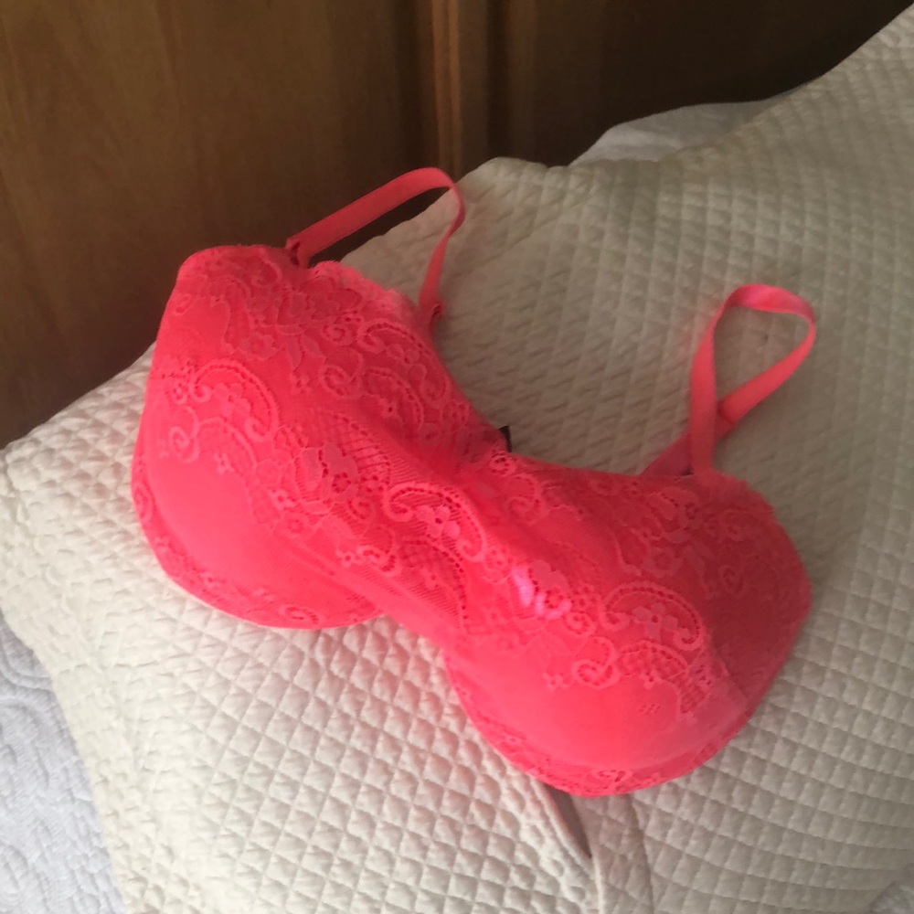 Smart & sexy 38D Lacey bra